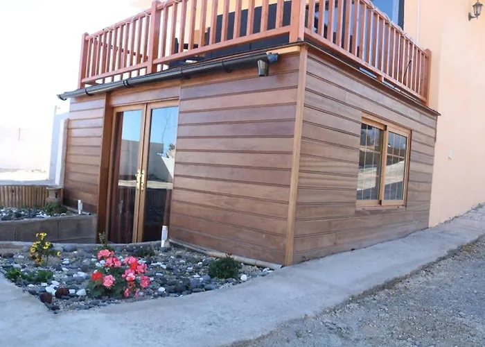 아파트 Half Wooden Rural Fasnia